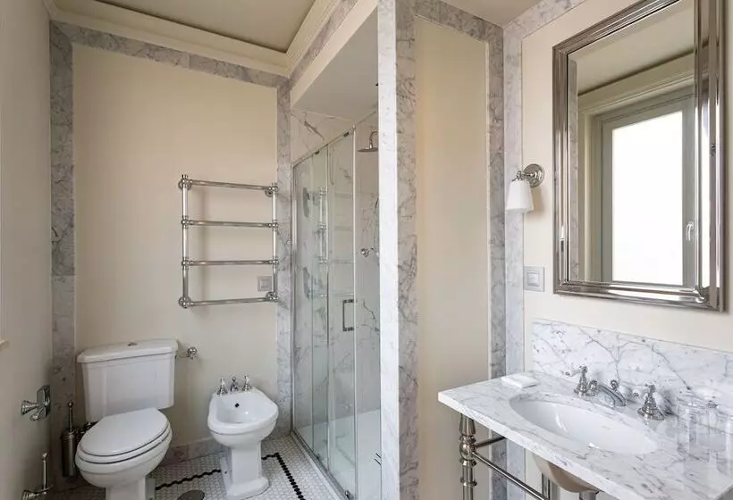 Hotel Room Mate Filippo