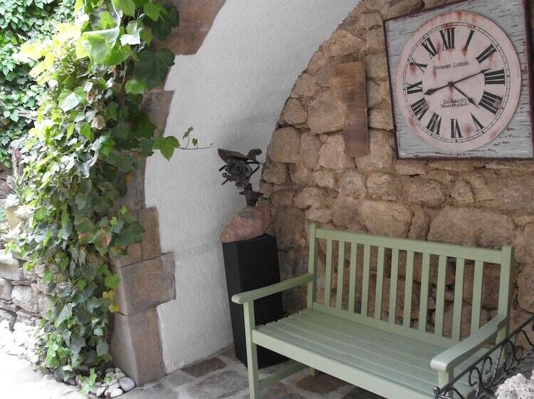 بنسيون La Petite Cour Verte