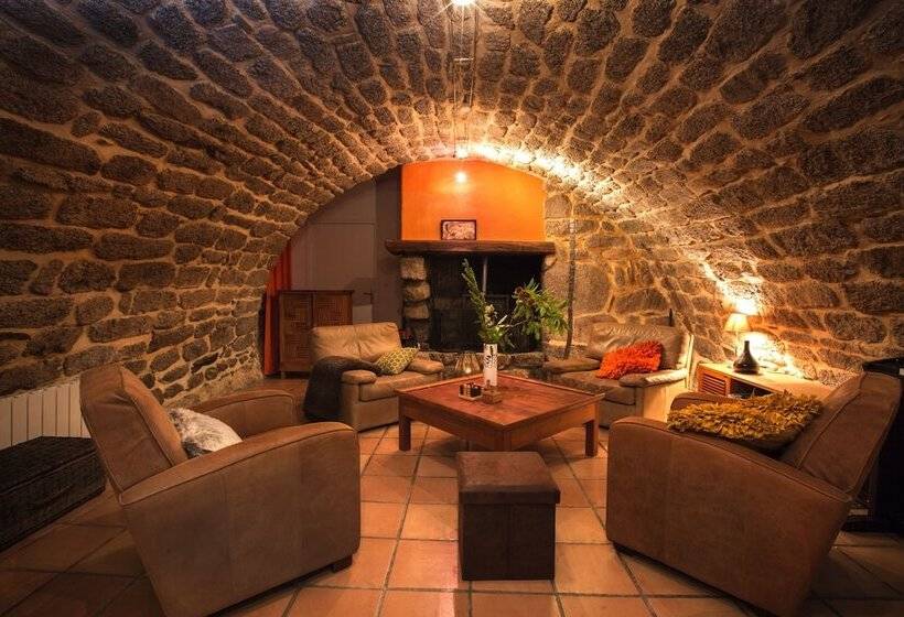 بنسيون La Petite Cour Verte