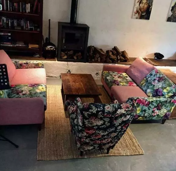 ベッドアンドブレックファースト Combrailleurs