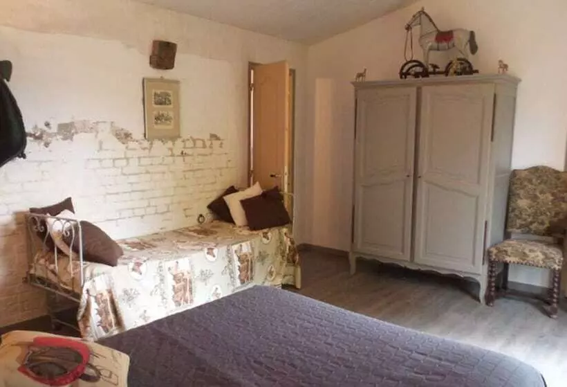 ベッドアンドブレックファースト Chambres D Hôtes   Les Vallées