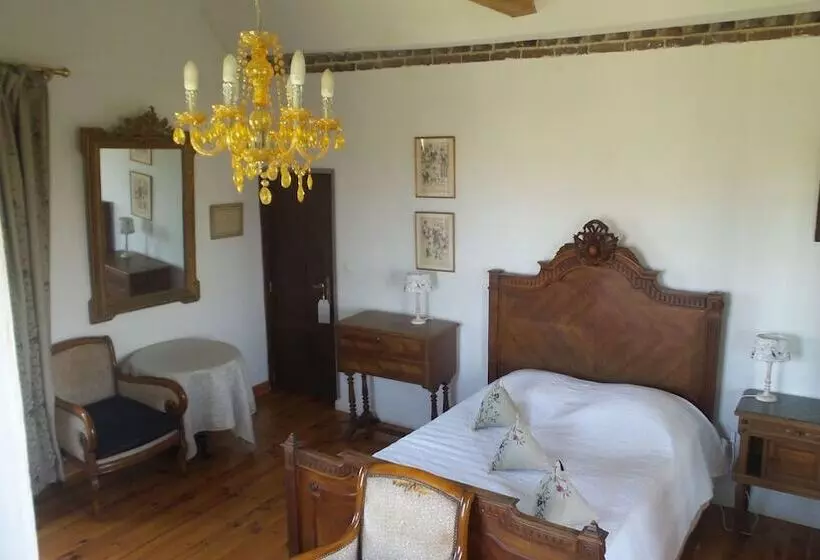 ベッドアンドブレックファースト Chambres D Hôtes   Les Vallées