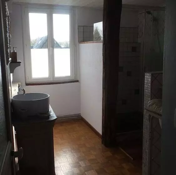 ベッドアンドブレックファースト Chambres D Hôtes   Les Vallées