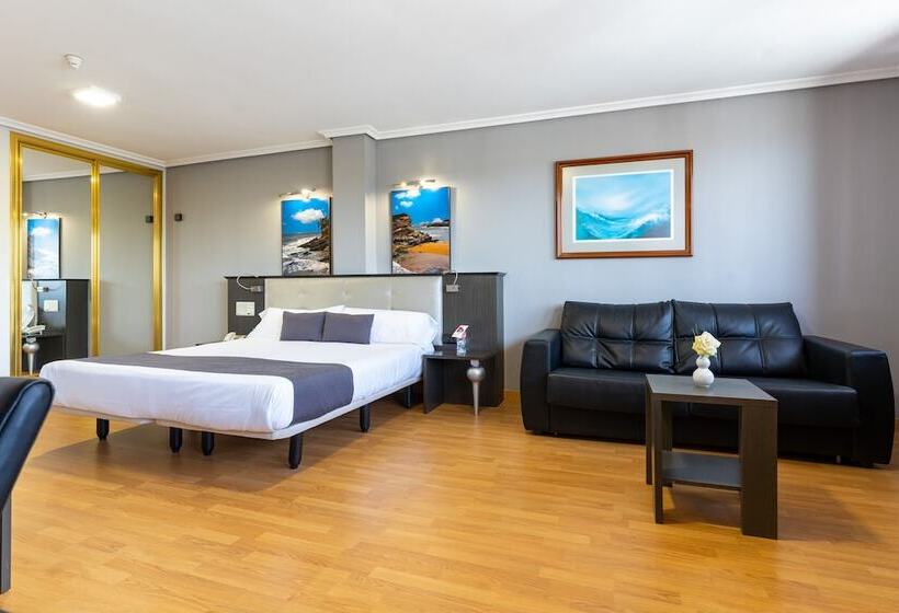 هتل Chateau La Roca