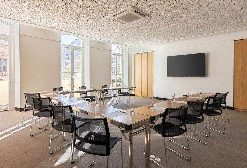 هتل Apollinaire Nice