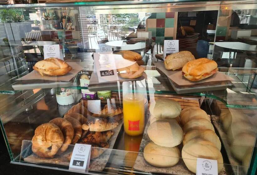 هتل Ibis Alcala De Henares La Garena