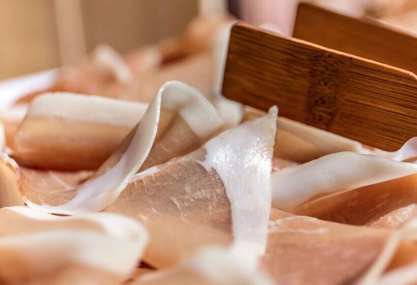 هتل Ibis Alcala De Henares La Garena