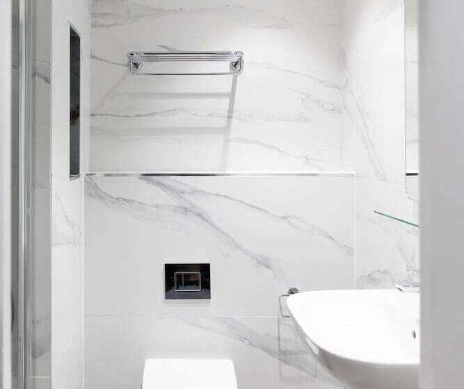 هتل Princes Square