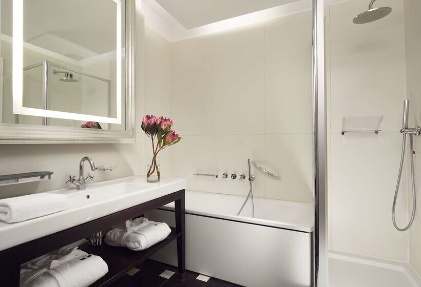 Unahotels Cusani Milano