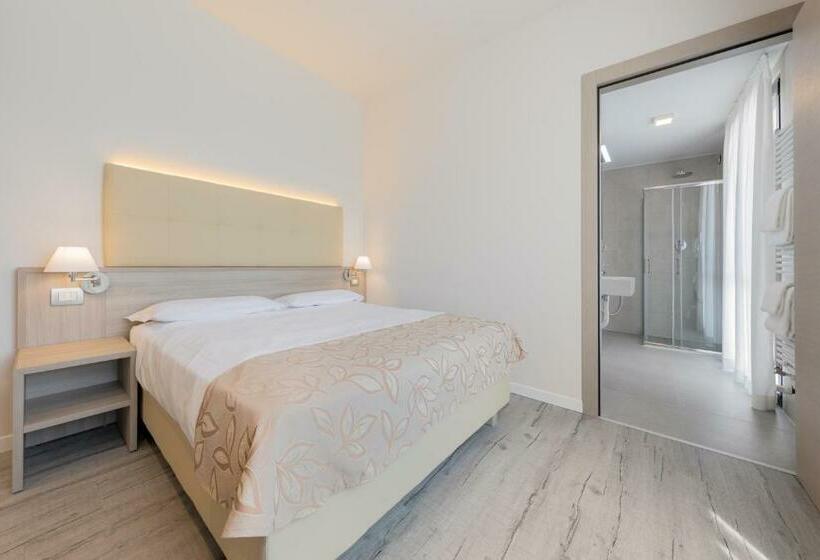 هتل Delfino Venezia Mestre