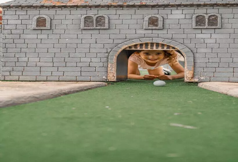 אתר נופש Magic Robin Hood