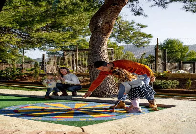 אתר נופש Magic Robin Hood