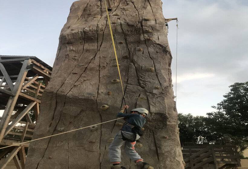 Resort Magic Robin Hood