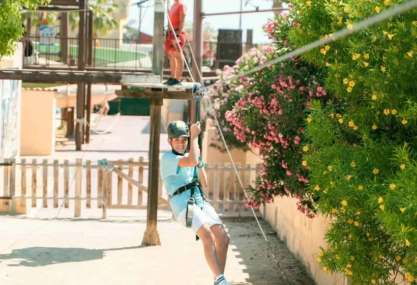אתר נופש Magic Robin Hood