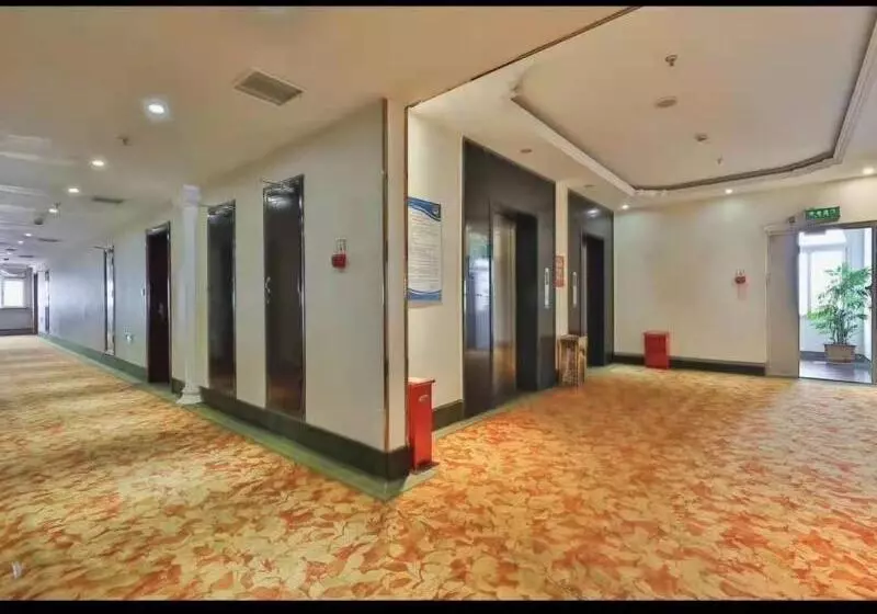 هتل Greentree Inn Beijing Daxing Xingye Street Liyuan Business