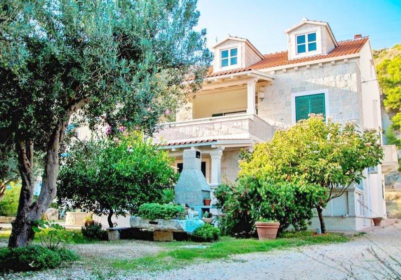 فندق Apartments Iskra