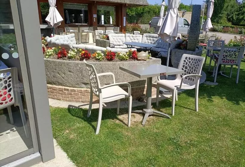 ペンション Auberge Du Vieux Tour Le Manoir