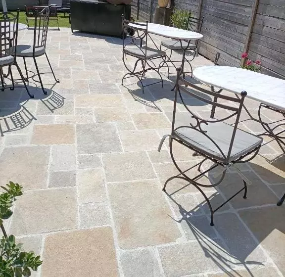 ペンション Auberge Du Vieux Tour Le Manoir