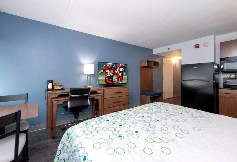 ホテル Hometowne Studios By Red Roof Wilmington   New Castle