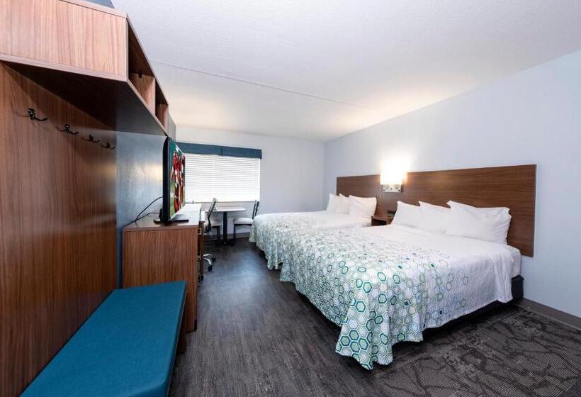 Otel Hometowne Studios By Red Roof Wilmington   New Castle