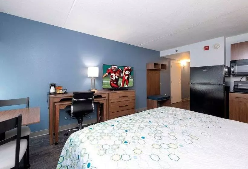 ホテル Hometowne Studios By Red Roof Wilmington   New Castle