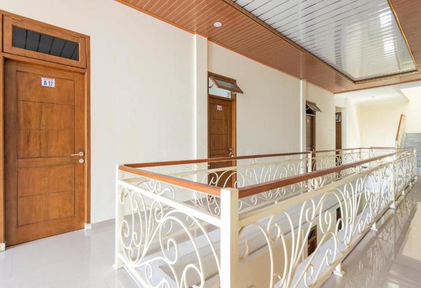 ホテル Oyo 3706 Griya Tentrem