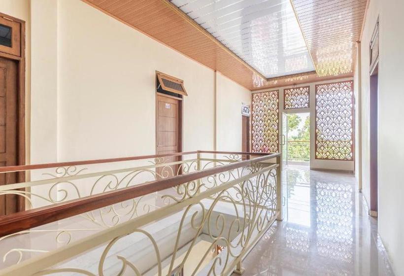 ホテル Oyo 3706 Griya Tentrem