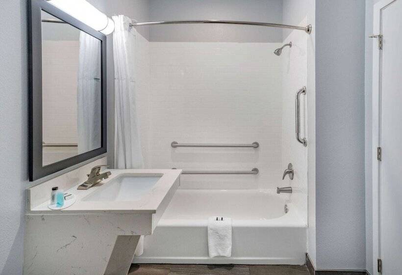 Отель Days Inn & Suites By Wyndham Horn Lake Memphis Graceland