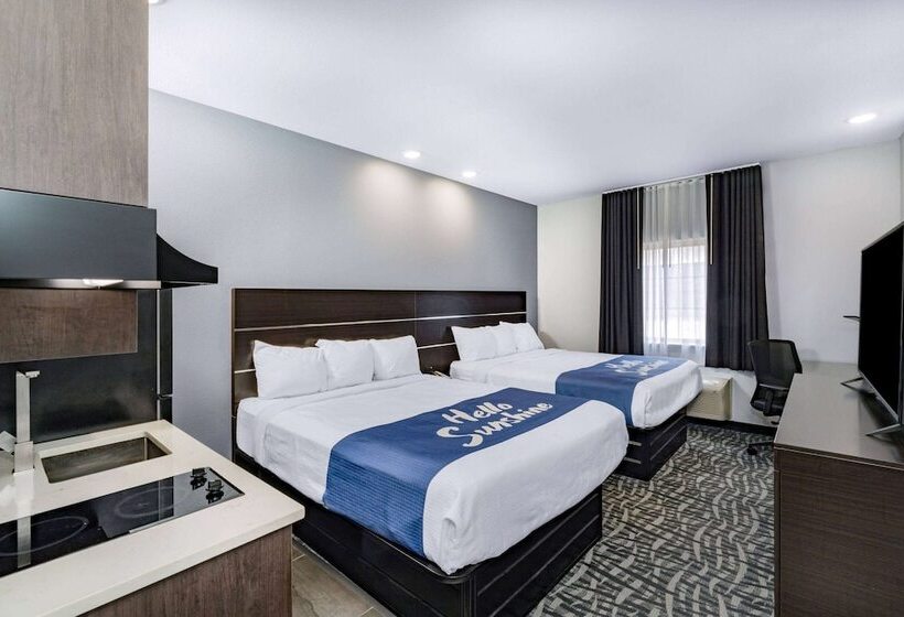 Отель Days Inn & Suites By Wyndham Horn Lake Memphis Graceland