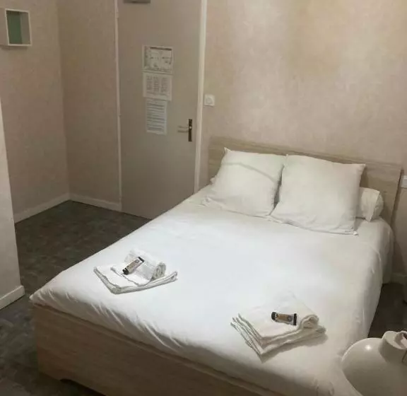 ホテル De La Forêt