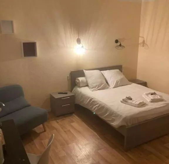 ホテル De La Forêt