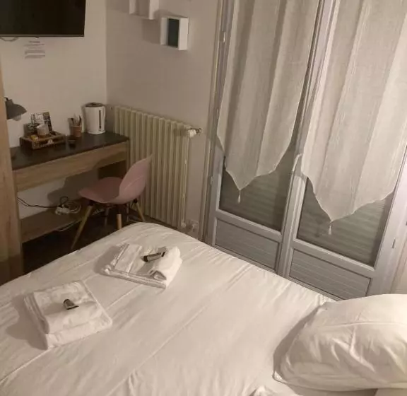 ホテル De La Forêt