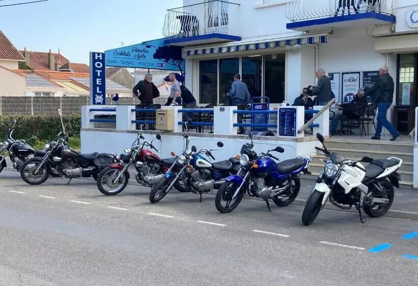 ホテル De La Forêt