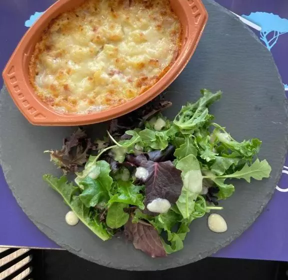 ホテル De La Forêt