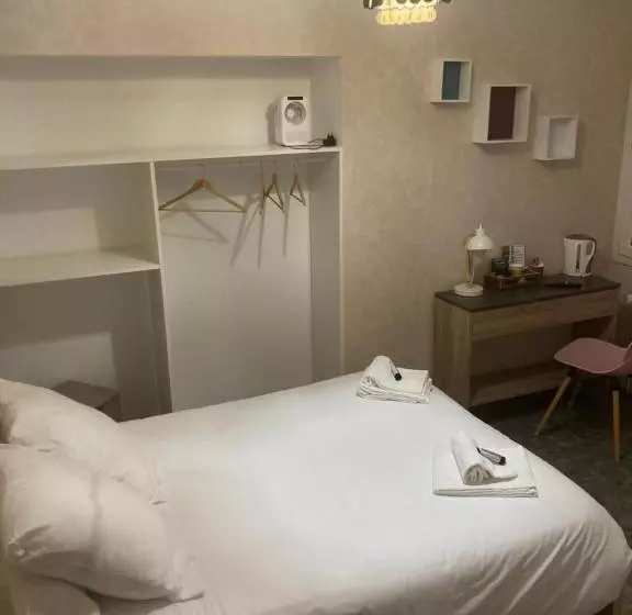 ホテル De La Forêt