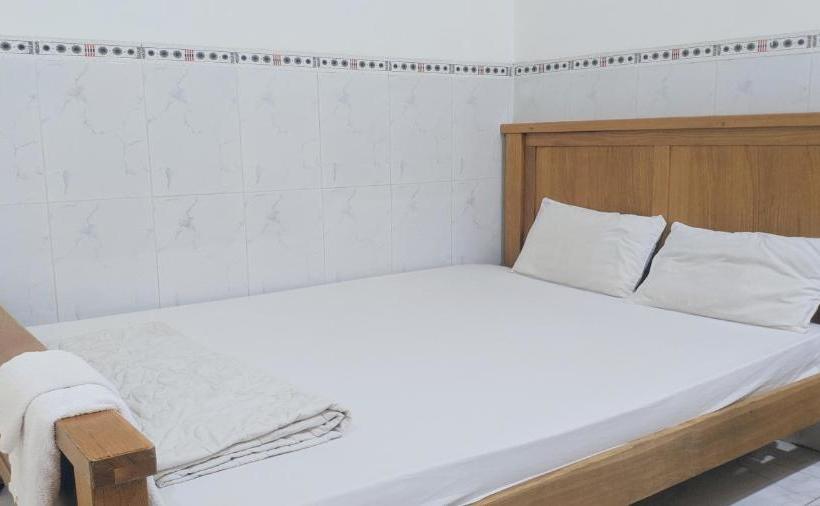 هتل Oyo 1131 Truc Lam Near Bien Hoa General Hospital