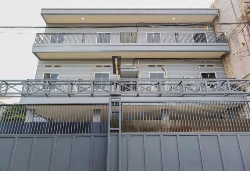 ホテル Oyo Life 3021 Kost Setia