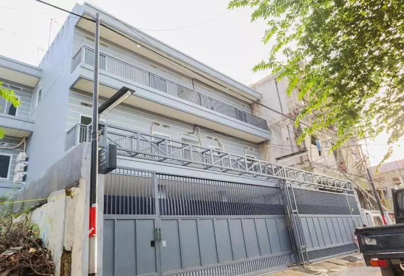 ホテル Oyo Life 3021 Kost Setia