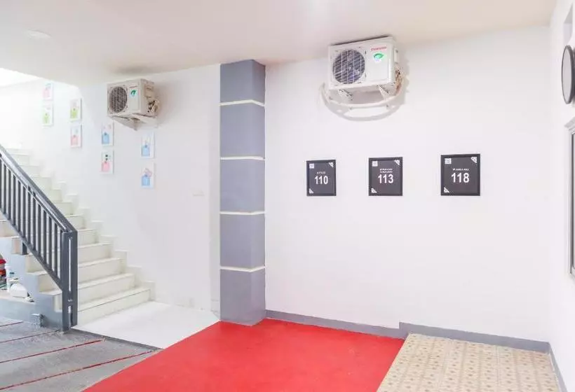 ホテル Oyo Life 3021 Kost Setia