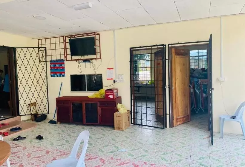 ホテル Spot On 90041 My Lodge