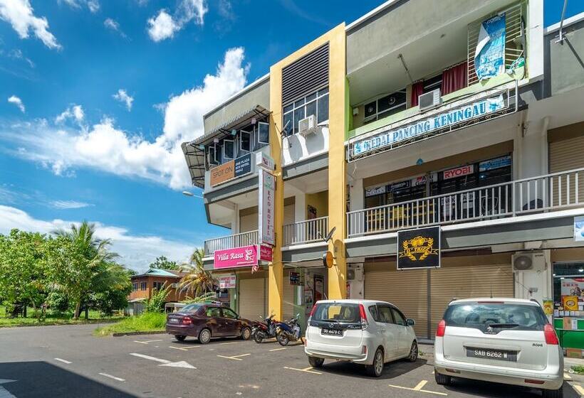 Отель Spot On 90042 One Plaza Eco