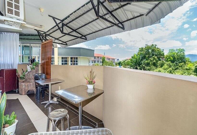 Отель Spot On 90042 One Plaza Eco