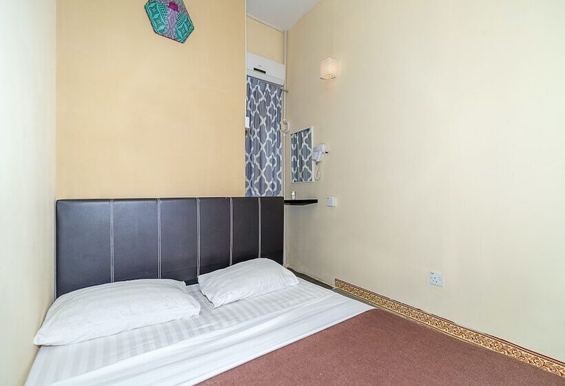 Отель Spot On 90042 One Plaza Eco