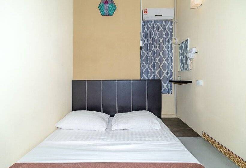 Отель Spot On 90042 One Plaza Eco