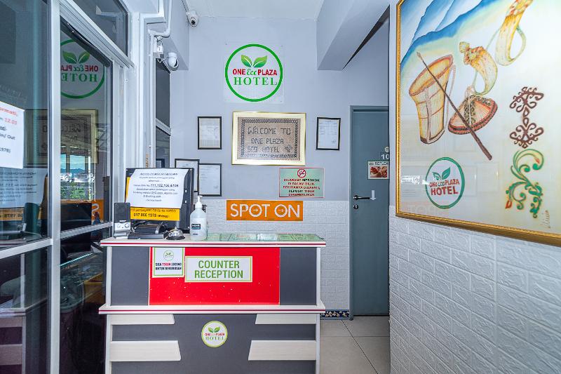 Отель Spot On 90042 One Plaza Eco