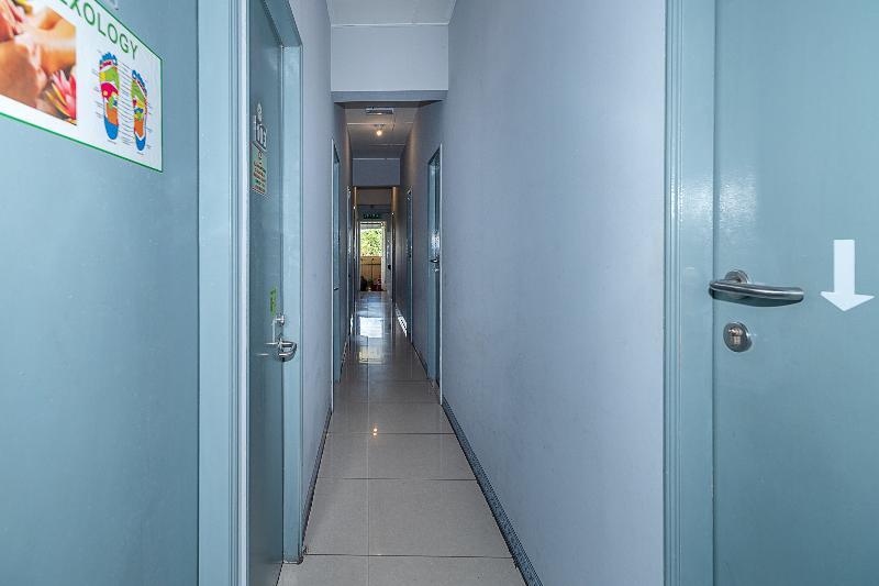 Отель Spot On 90042 One Plaza Eco