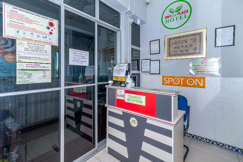 Отель Spot On 90042 One Plaza Eco