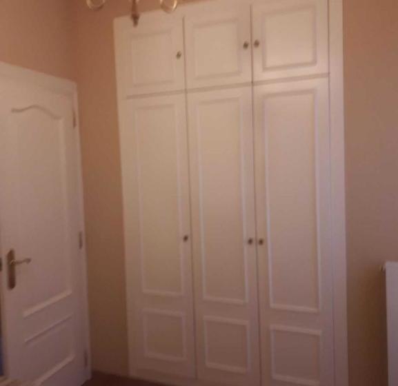 بنسيون Habitación Doble En Valencia Con Aseo Privado Y Amplia Terraza Para Mascota