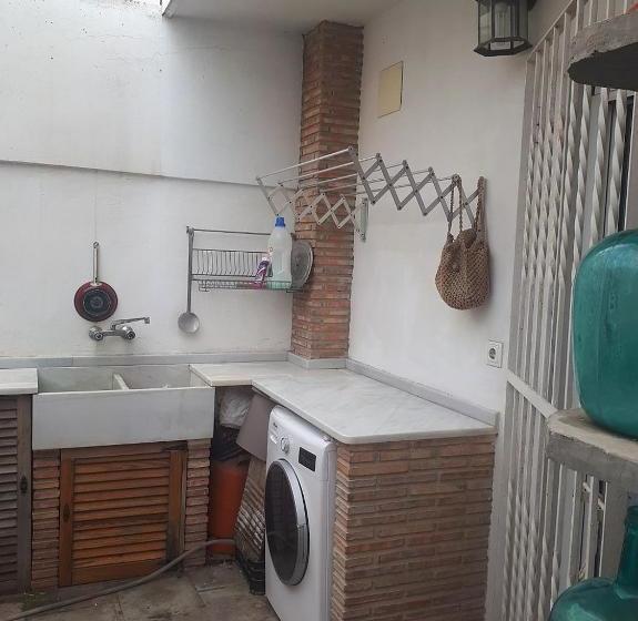 بنسيون Habitación Doble En Valencia Con Aseo Privado Y Amplia Terraza Para Mascota