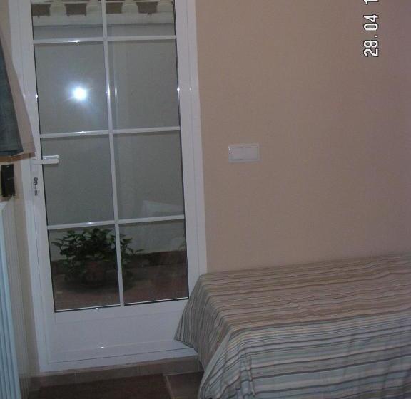 بنسيون Habitación Doble En Valencia Con Aseo Privado Y Amplia Terraza Para Mascota